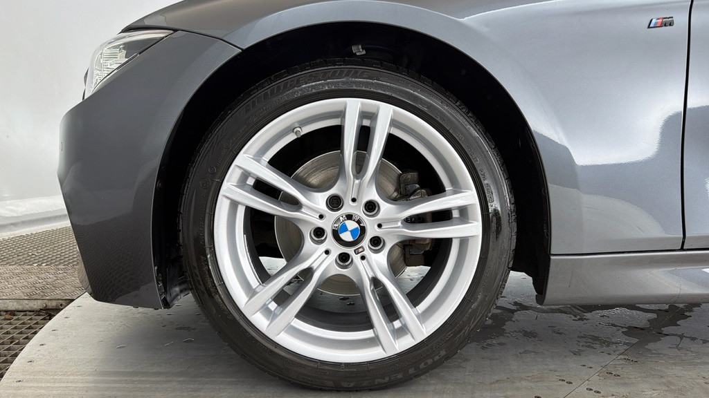 BMW 3 Series 318D Sport White #44