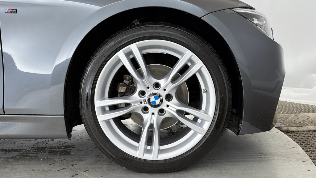 BMW 3 Series 318D Sport White #14