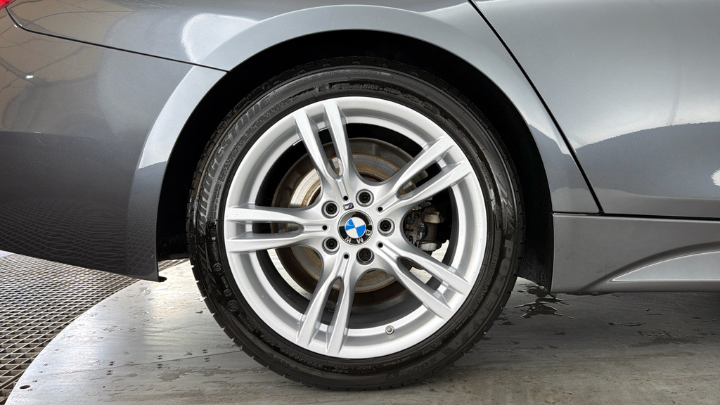 BMW 3 Series 318D Sport White #34