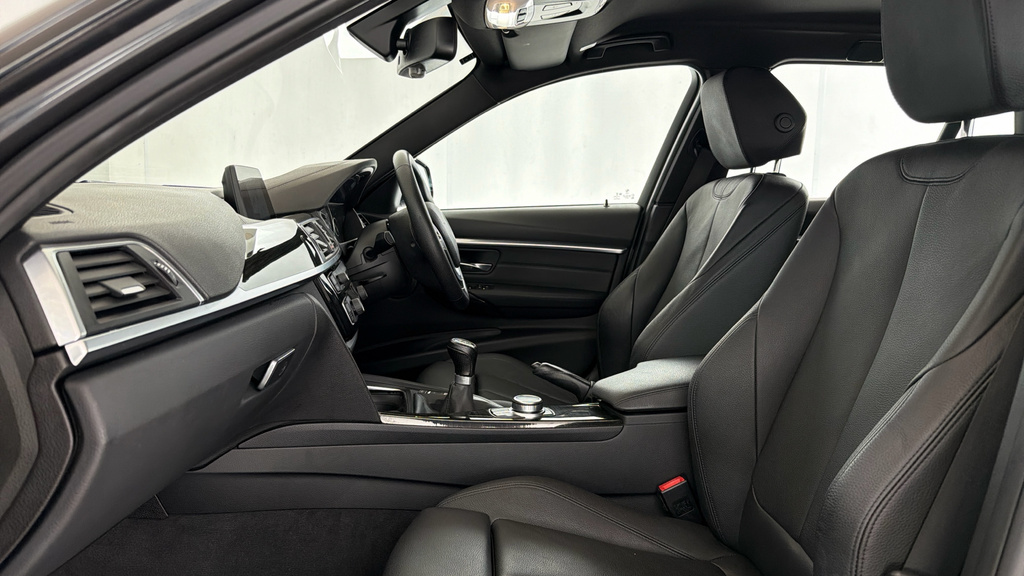BMW 3 Series 318D Sport White #45