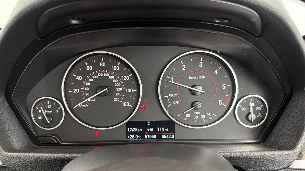 BMW 3 Series 318D Sport White #9