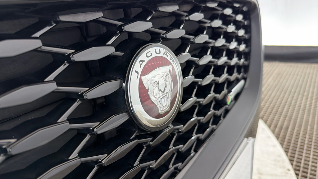 Jaguar E-Pace E-pace R-dynamic S D Mhev Awd White #28
