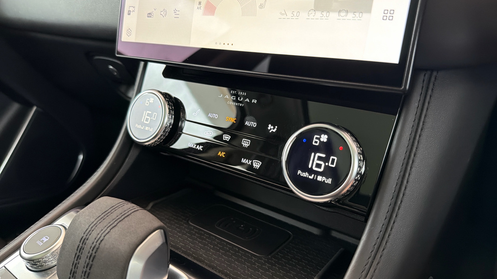 Jaguar F-Pace P250i R-dynamic S White #44