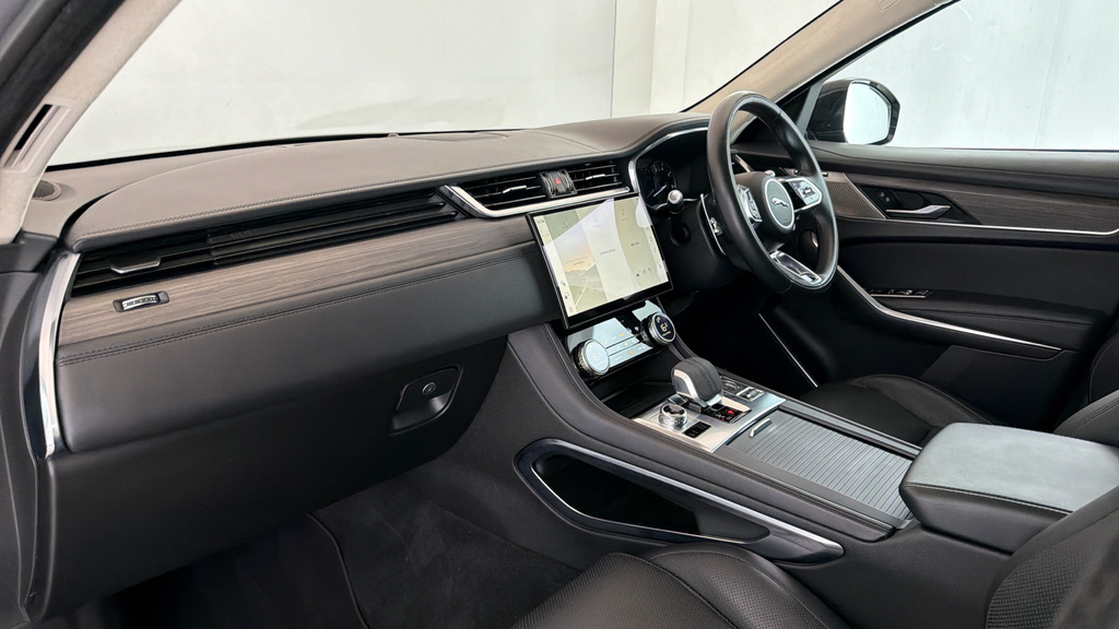 Jaguar F-Pace P250i R-dynamic S White #20