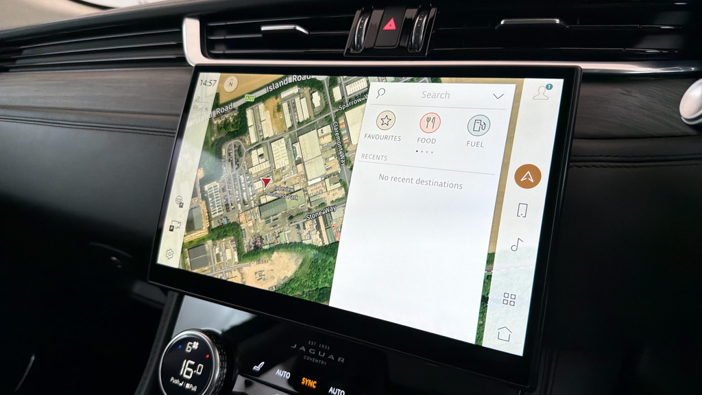 Jaguar F-Pace P250i R-dynamic S White #11