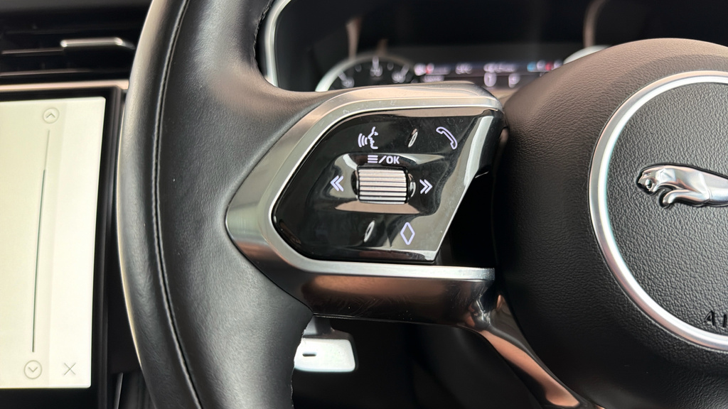 Jaguar F-Pace P250i R-dynamic S White #21