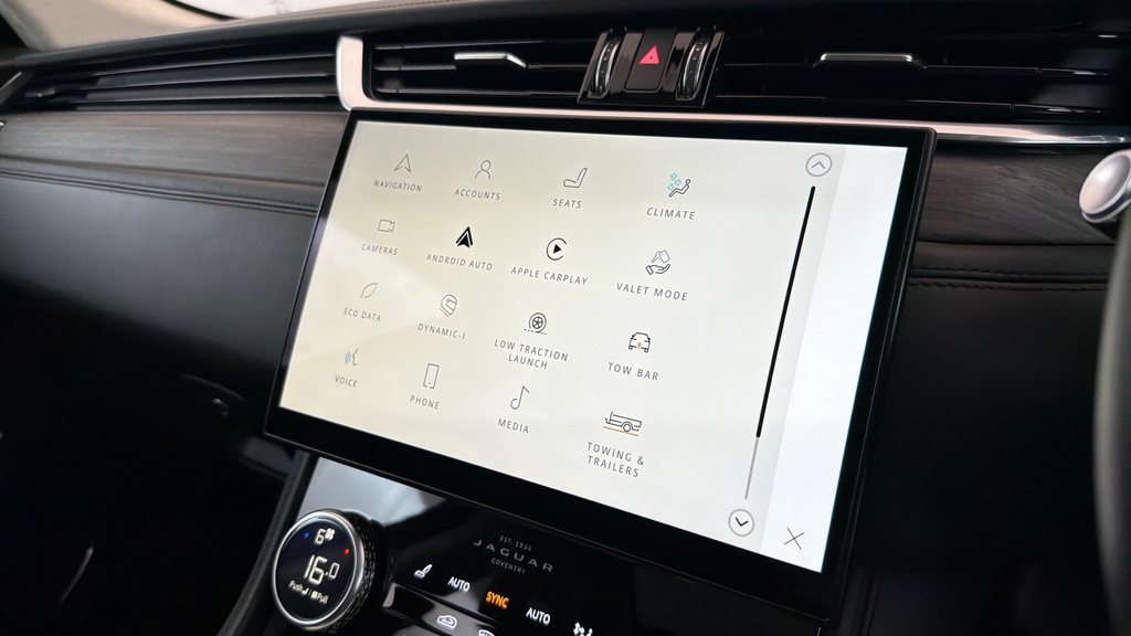 Jaguar F-Pace P250i R-dynamic S White #42