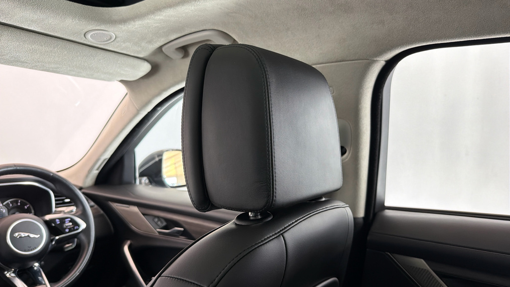 Jaguar F-Pace P250i R-dynamic S White #38