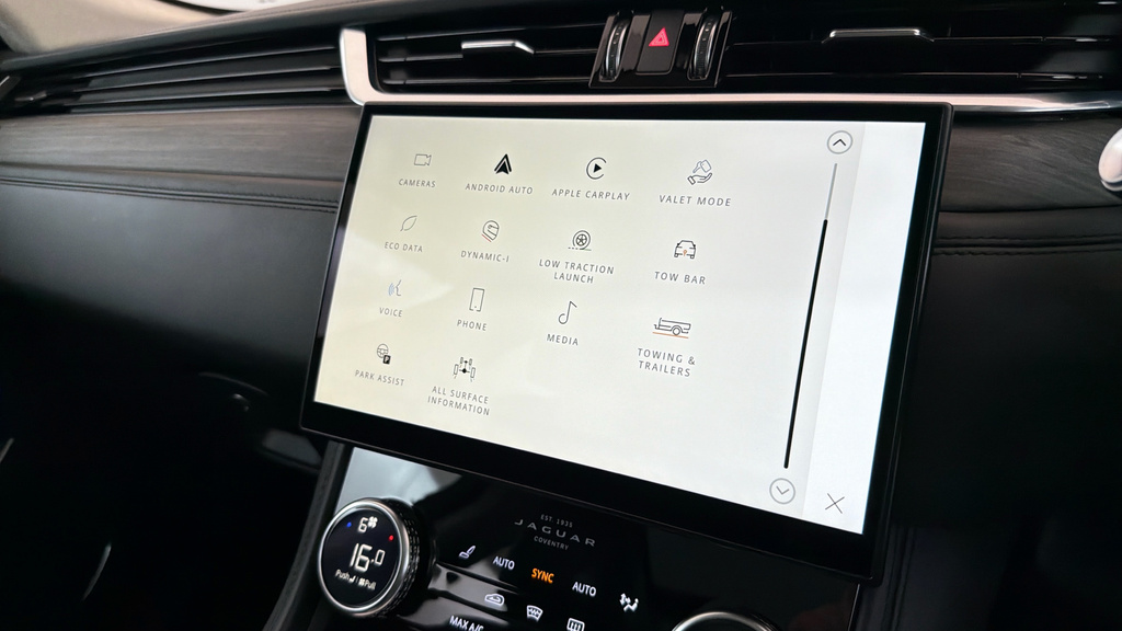 Jaguar F-Pace P250i R-dynamic S White #45