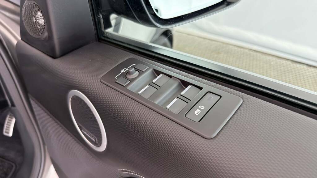 Land Rover Discovery 3.0 D350 Dynamic Hse Black #38