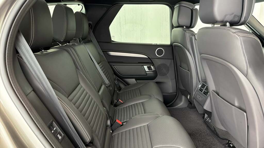 Land Rover Discovery 3.0 D350 Dynamic Hse Black #35