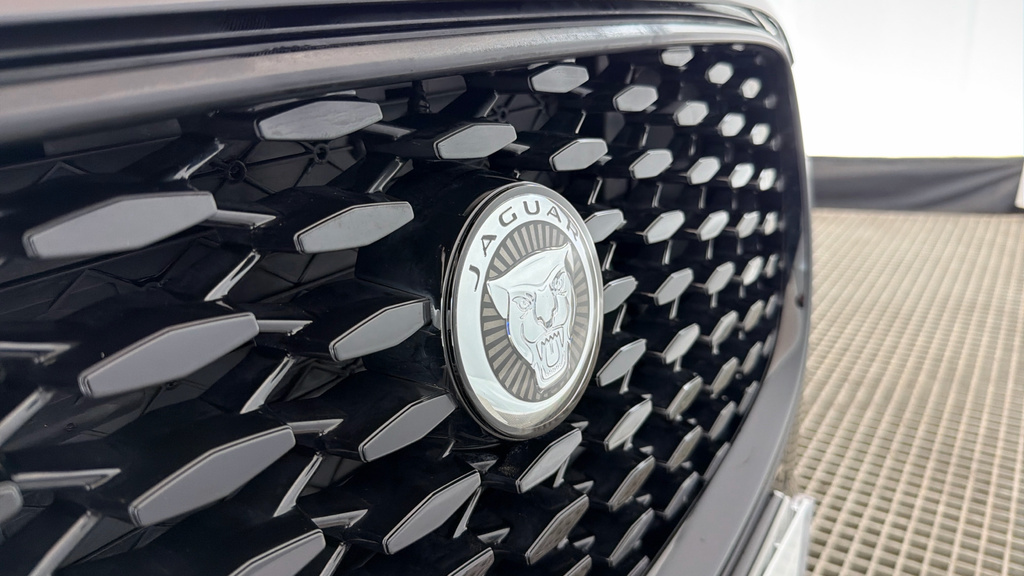 Jaguar F-Pace 5.0 P550 V8 Svr Edition 1988 Quickshift Awd Euro 6 Black #28