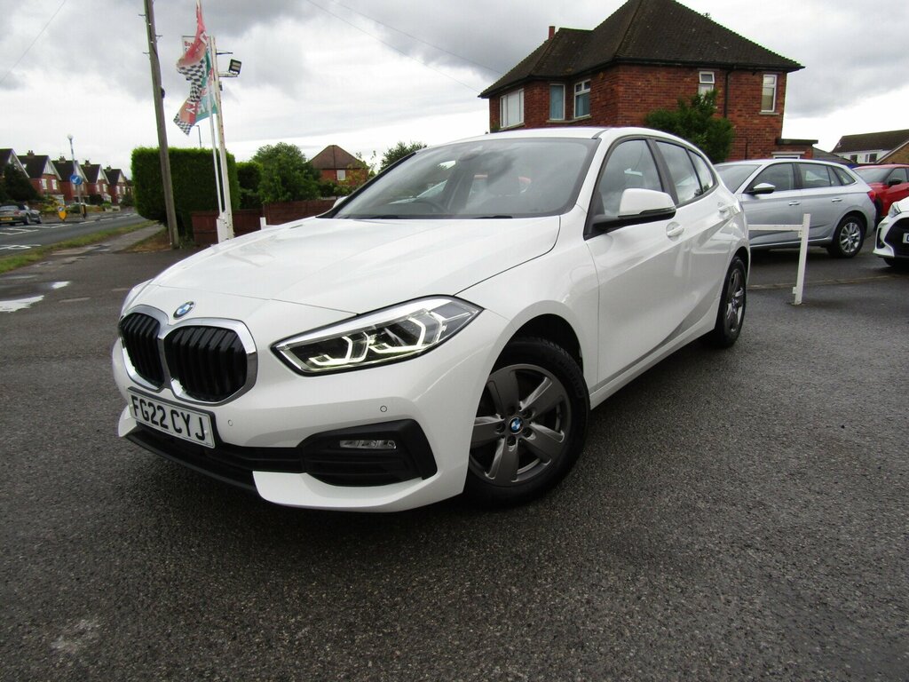 BMW 1 Series 1.5 116D Se Lcp Euro 6 S S FG22CYJ White #3