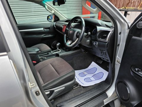 Toyota HILUX Active Dcab Pick Up 2.4 D-4d #12