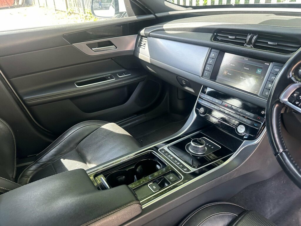 Jaguar XF S #10