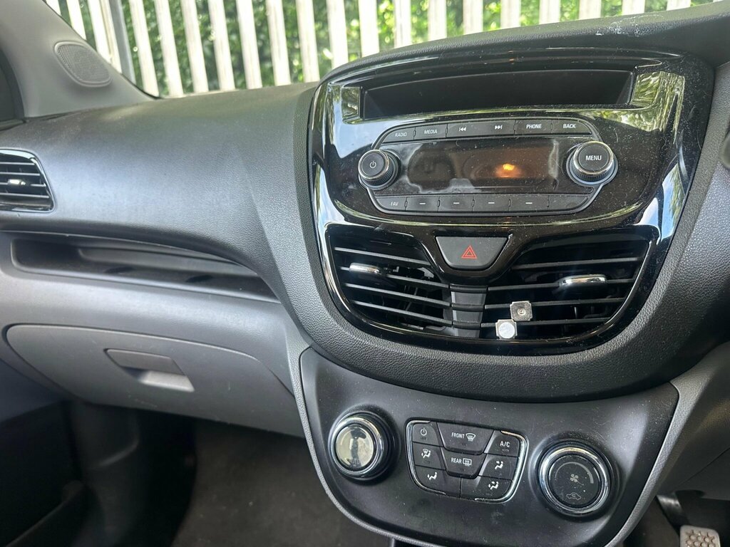 Vauxhall Viva 1.0I Se Euro 6 White #11