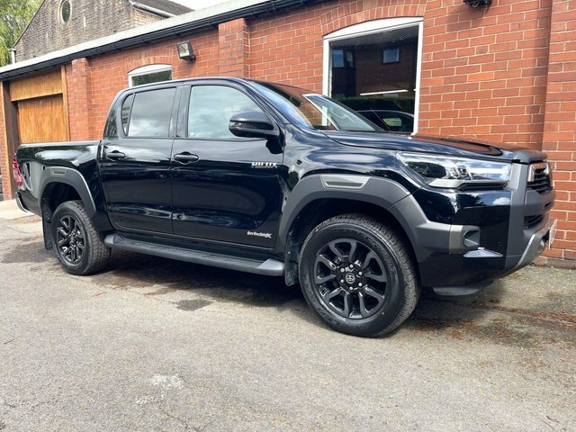 Toyota HILUX D-4d Invincible X Pickup Black