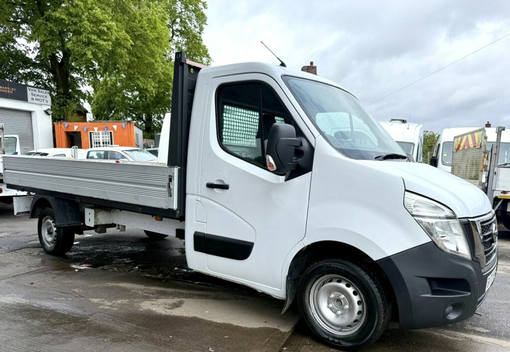 Nissan NV400 #9