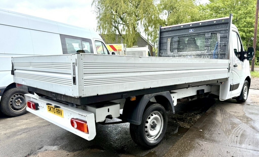Nissan NV400 #7