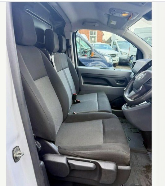 Vauxhall Vivaro Panel Van 1.5 Vivaro Dynamic 1.5D 120 M6 L1h1 2700  #6