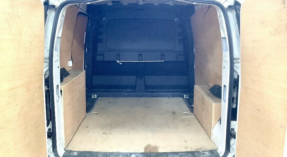 Volkswagen Caddy Mpv White #11