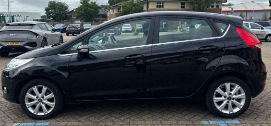 Ford Fiesta Zetec Black #4