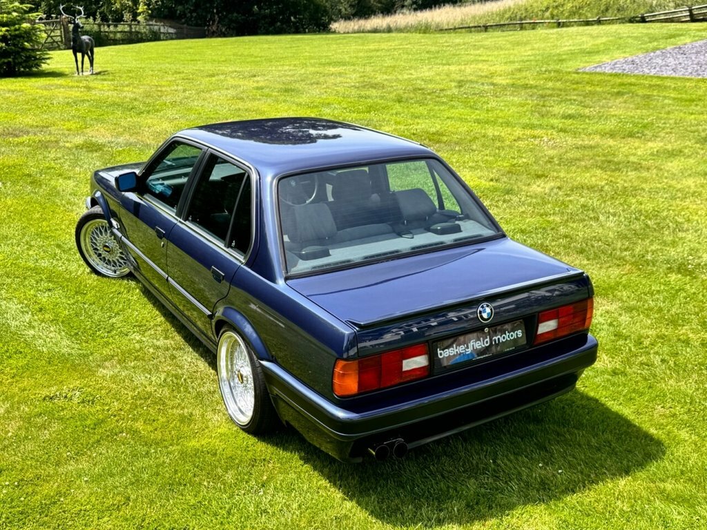 BMW 3 Series Saloon Blue #6