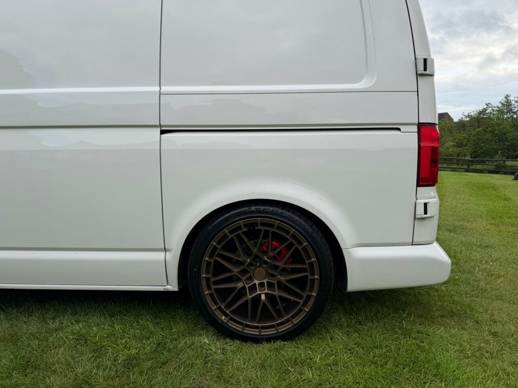 Volkswagen Transporter 2L Highline Black #24