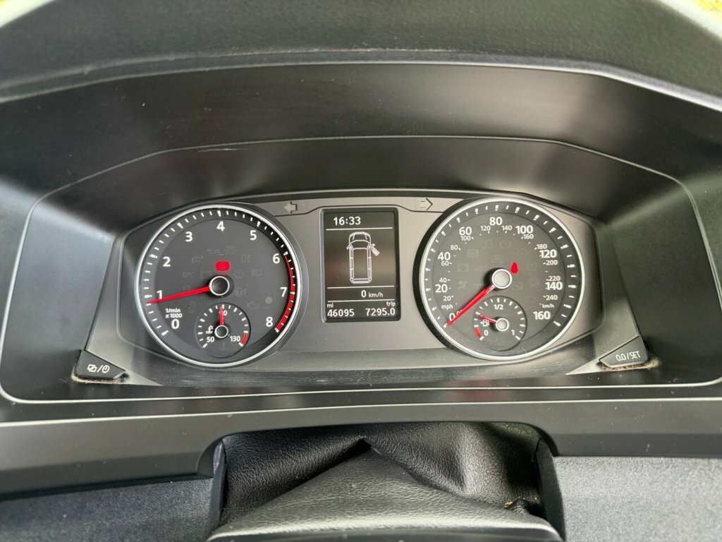 Volkswagen Transporter 2L Highline Black #10