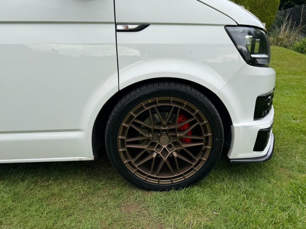 Volkswagen Transporter 2L Highline Black #32