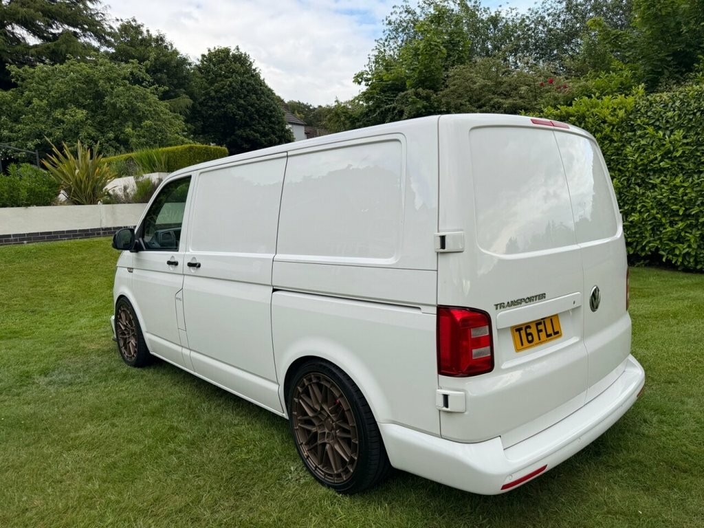 Volkswagen Transporter 2L Highline Black #7