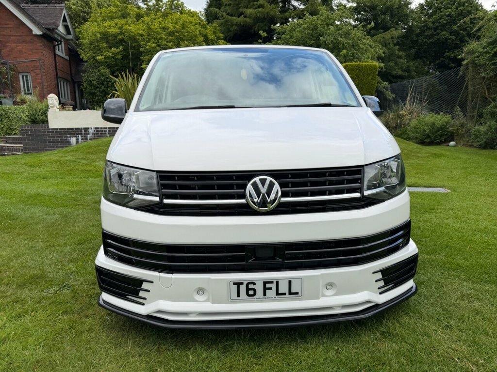 Volkswagen Transporter 2L Highline Black #34