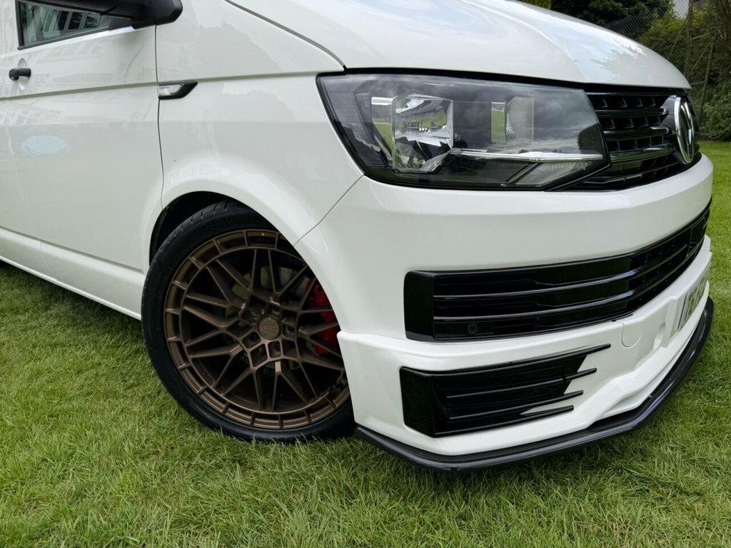 Volkswagen Transporter 2L Highline Black #38