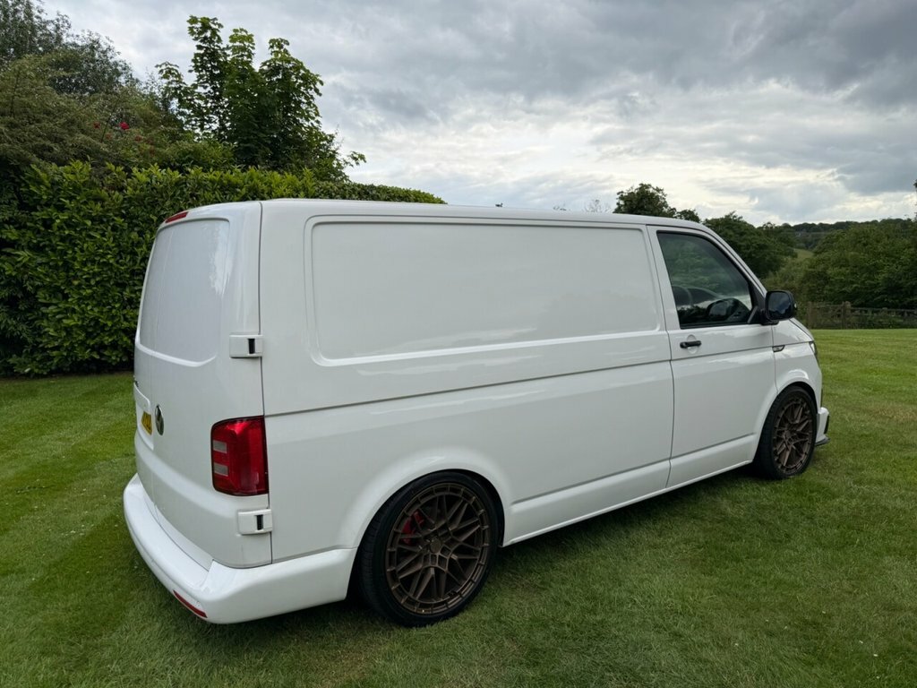 Volkswagen Transporter 2L Highline Black #8
