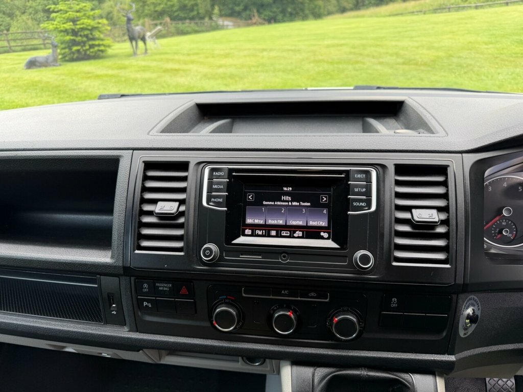 Volkswagen Transporter 2L Highline Black #16