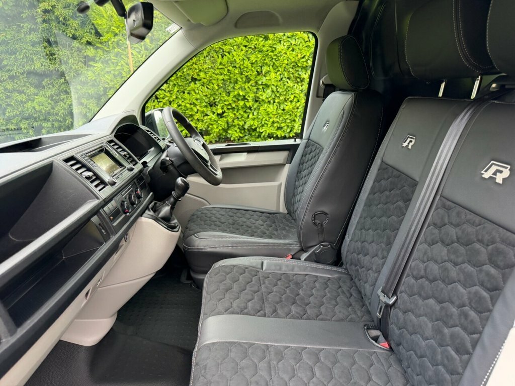 Volkswagen Transporter 2L Highline Black #18