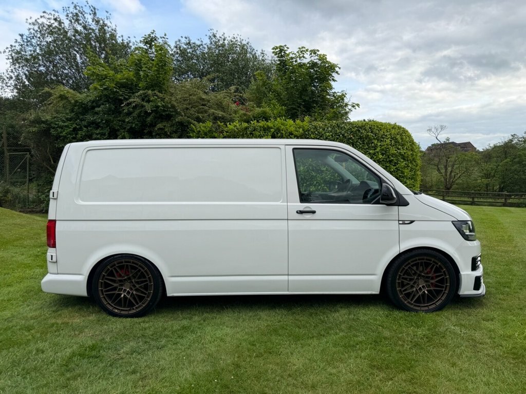 Volkswagen Transporter 2L Highline Black #35