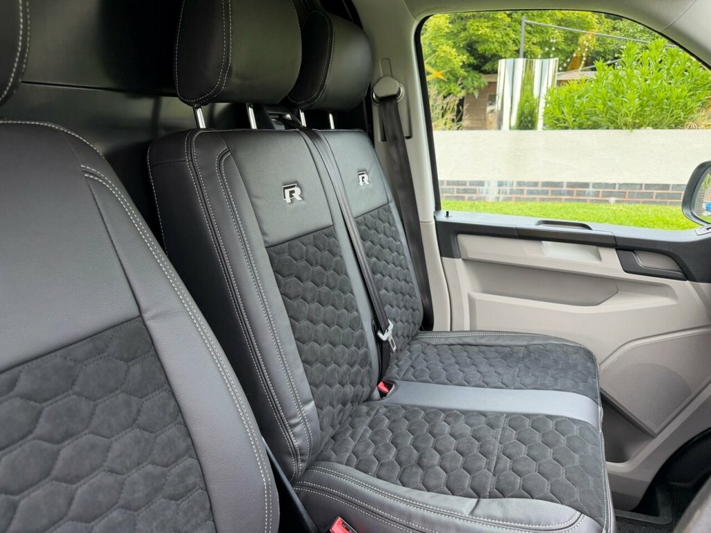 Volkswagen Transporter 2L Highline Black #25