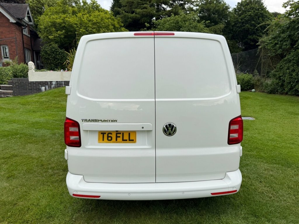 Volkswagen Transporter 2L Highline Black #33