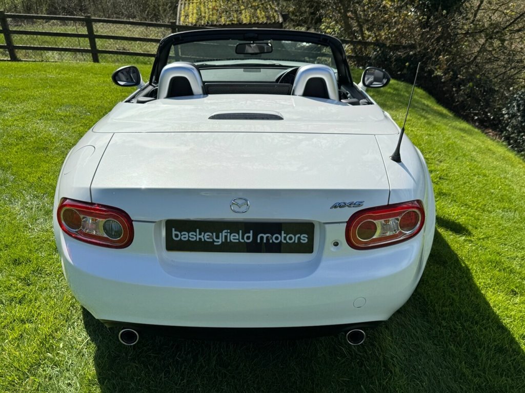 Mazda MX-5 2L Sport Tech White #5