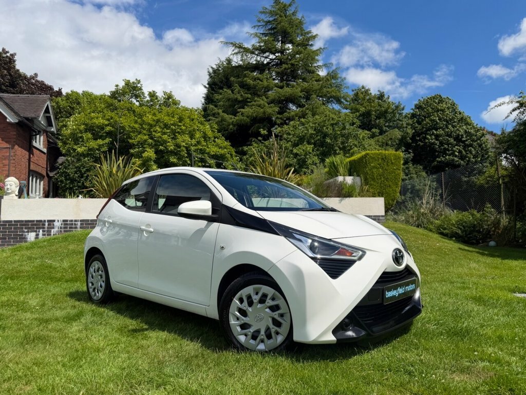 Toyota Aygo 1L X-play White