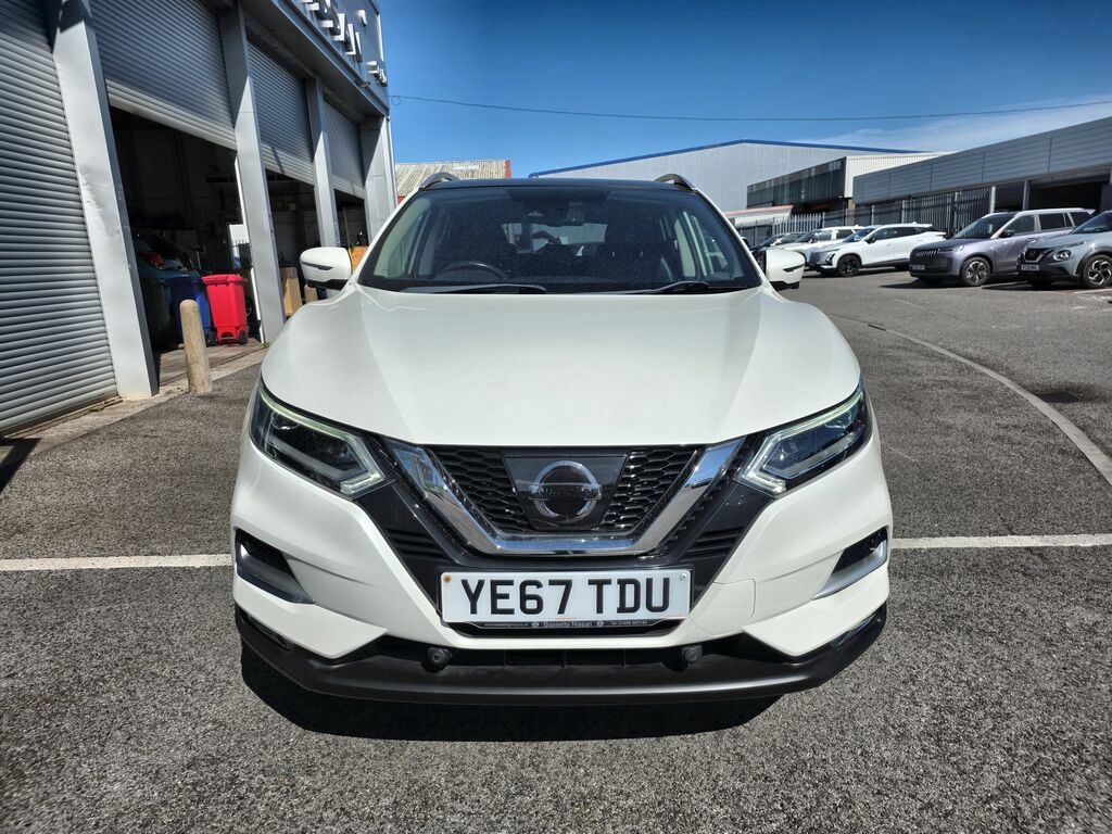 Nissan Qashqai Tekna Dig-t YE67TDU White #2