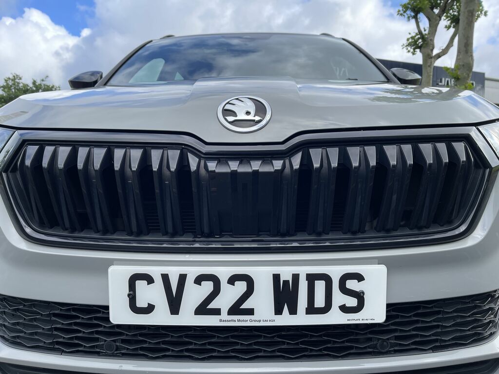 Skoda Karoq Sportline Tsi CV22WDS Grey #4