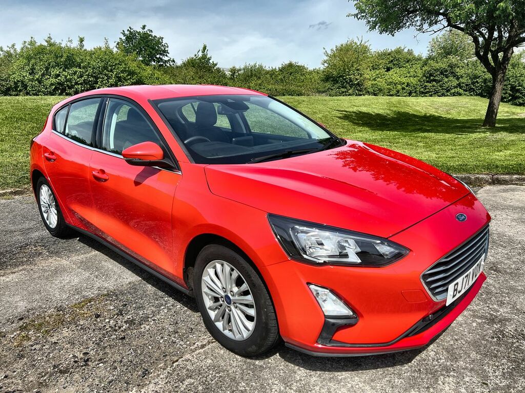 Ford Focus Titanium Tdci Red