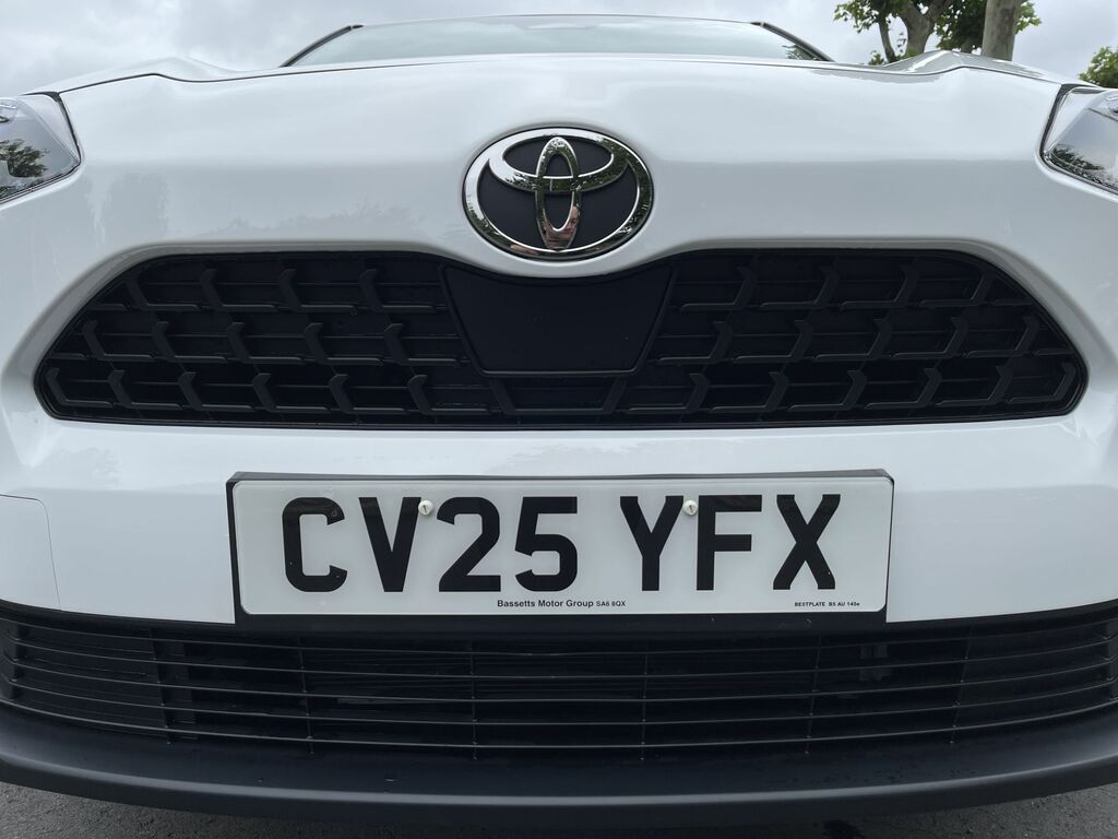 Toyota Yaris Cross Icon White #4