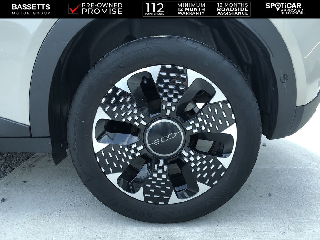 Fiat 600e 54Kwh La Prima Black #18