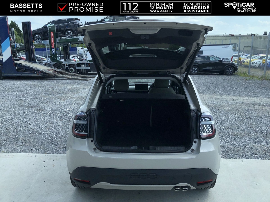 Fiat 600e 54Kwh La Prima Black #19