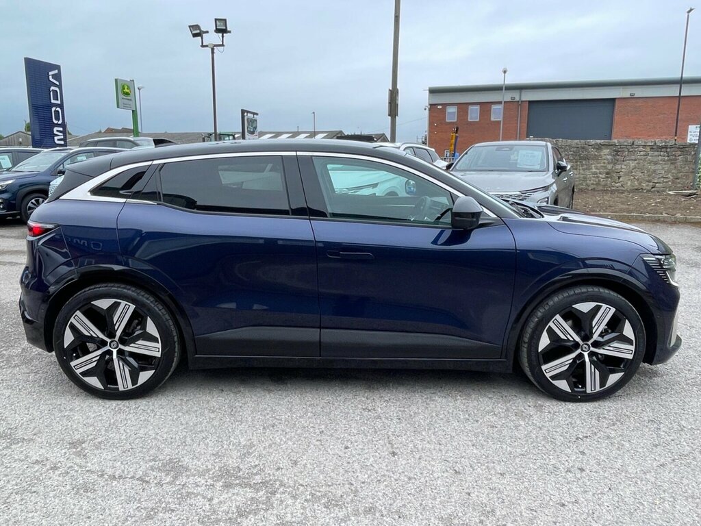 Renault Megane E-Tech Comfort Range 60Kwh Iconic LS25THU Blue #6