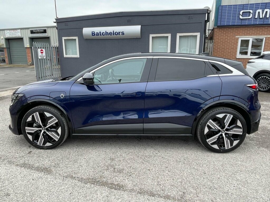 Renault Megane E-Tech Comfort Range 60Kwh Iconic LS25THU Blue #4