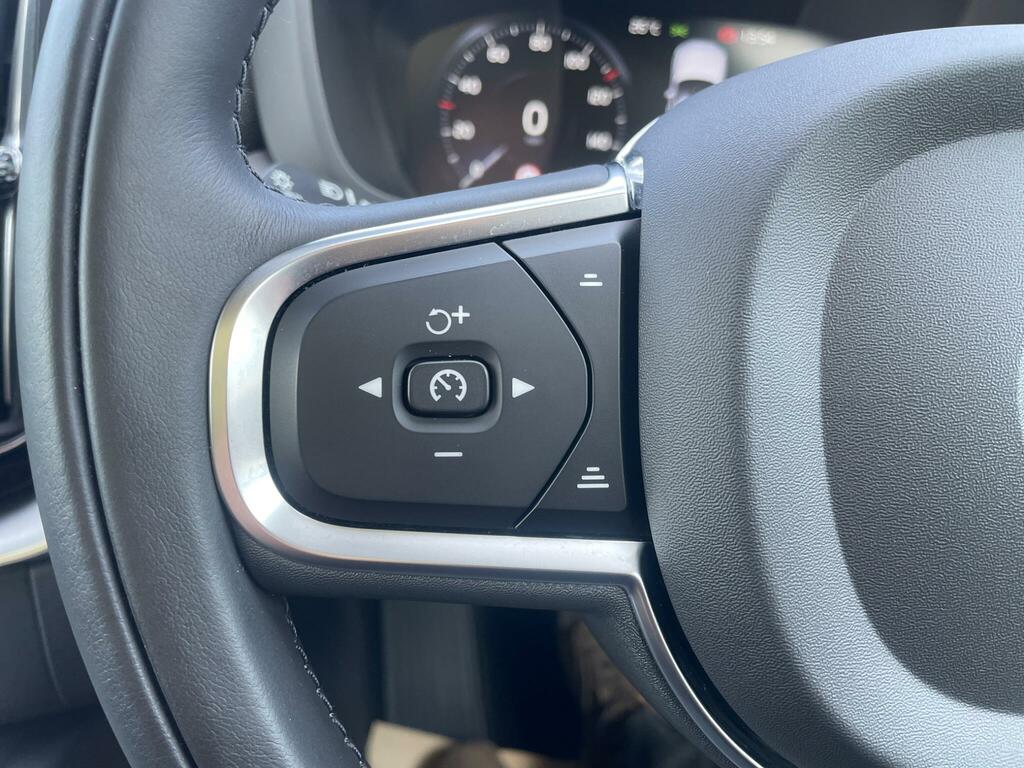 Volvo XC60 Core B5 250 Hp Grey #21